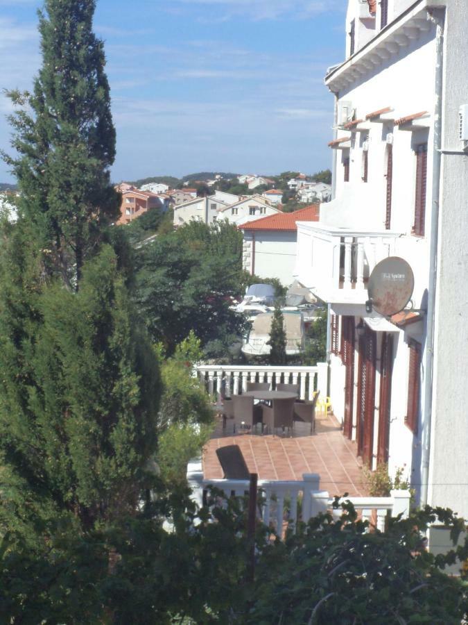 Villa Adriana Apartments Rab Town Exterior photo